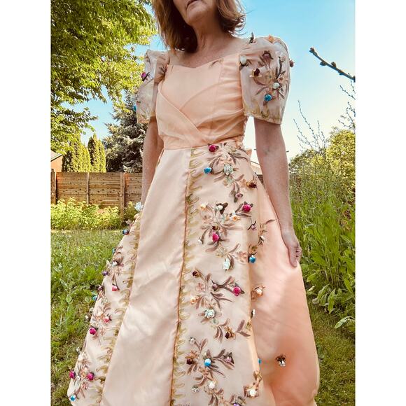 Vintage Handmade Ball Gown Handpainted 3 D Roses Fits size M 8 Full Train Peach - Picture 13 of 16